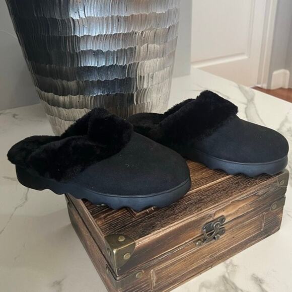 Aerosoles Suede Fur Lined Clogs - Picture 1 of 10